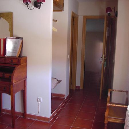 Hotel Rural El Yantar De Gredos Сан-Мартин-дель-Пимпольяр Экстерьер фото