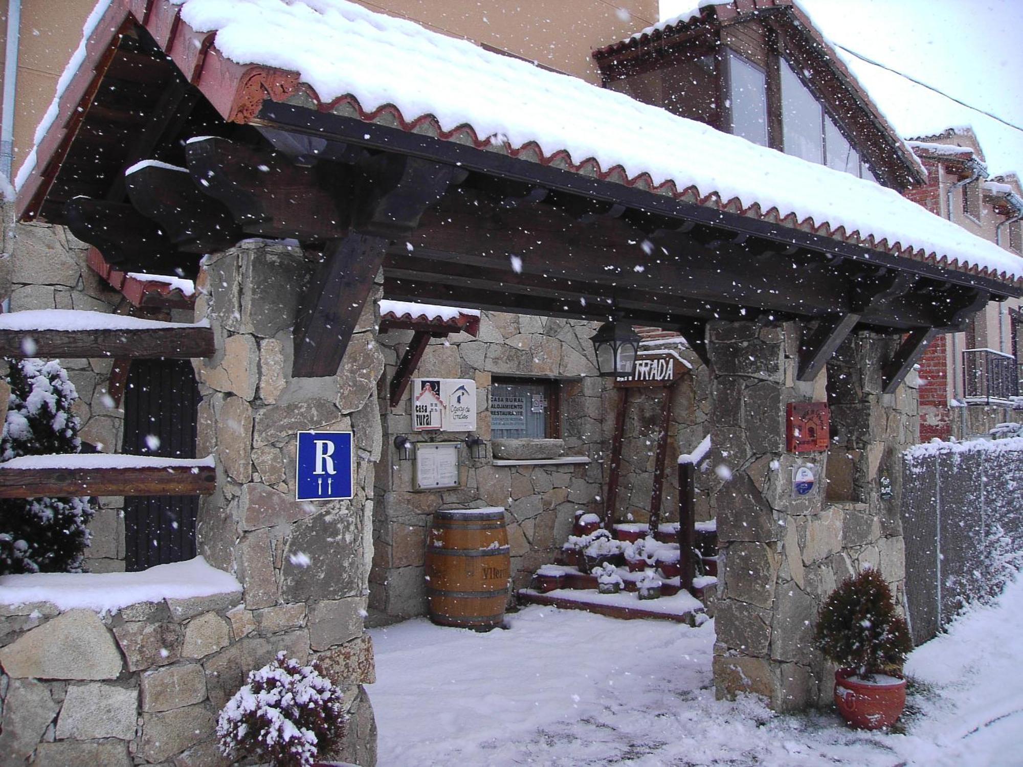 Hotel Rural El Yantar De Gredos Сан-Мартин-дель-Пимпольяр Экстерьер фото