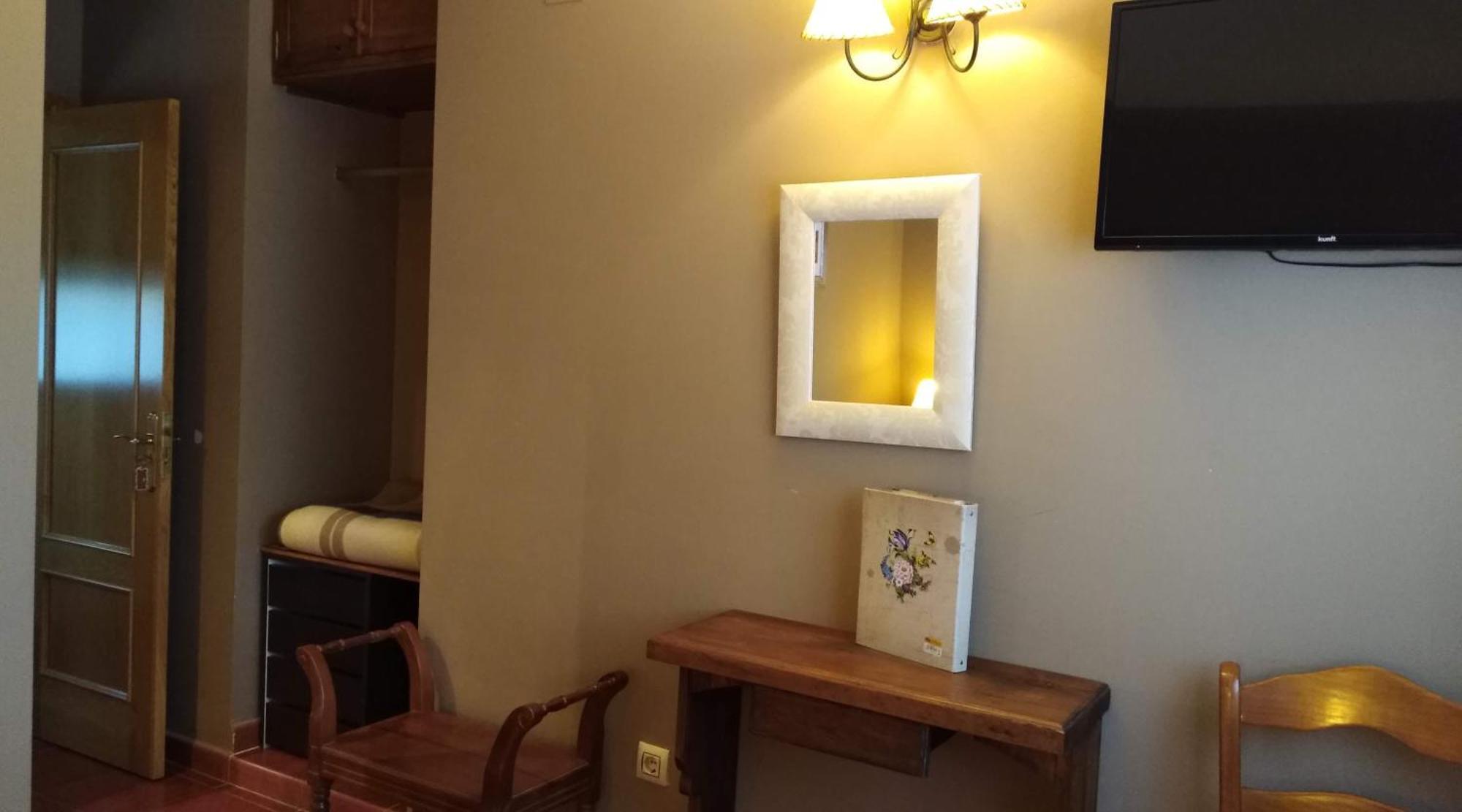 Hotel Rural El Yantar De Gredos Сан-Мартин-дель-Пимпольяр Экстерьер фото