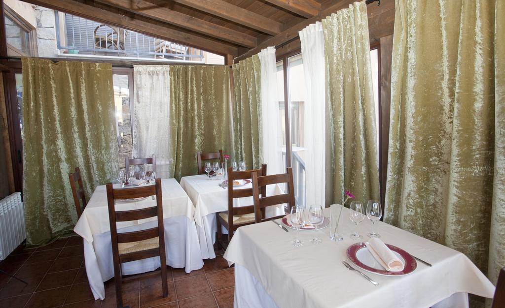 Hotel Rural El Yantar De Gredos Сан-Мартин-дель-Пимпольяр Экстерьер фото