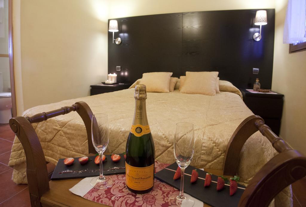 Hotel Rural El Yantar De Gredos Сан-Мартин-дель-Пимпольяр Экстерьер фото