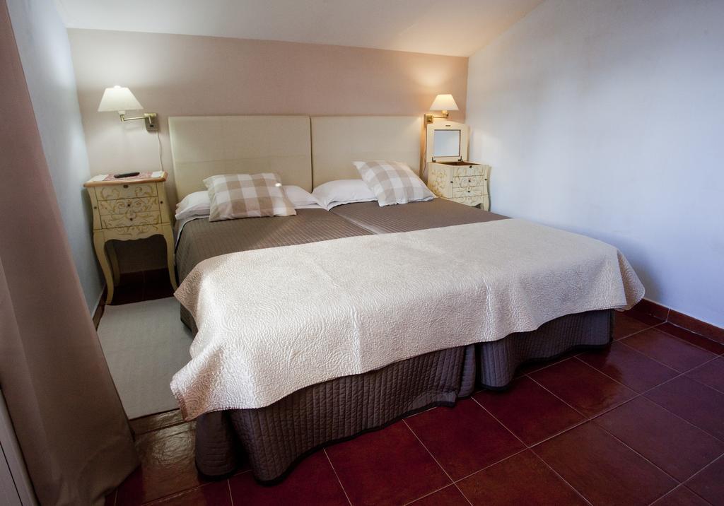 Hotel Rural El Yantar De Gredos Сан-Мартин-дель-Пимпольяр Экстерьер фото