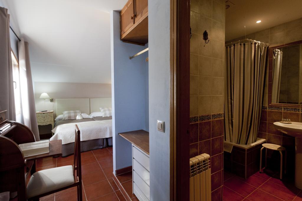 Hotel Rural El Yantar De Gredos Сан-Мартин-дель-Пимпольяр Экстерьер фото